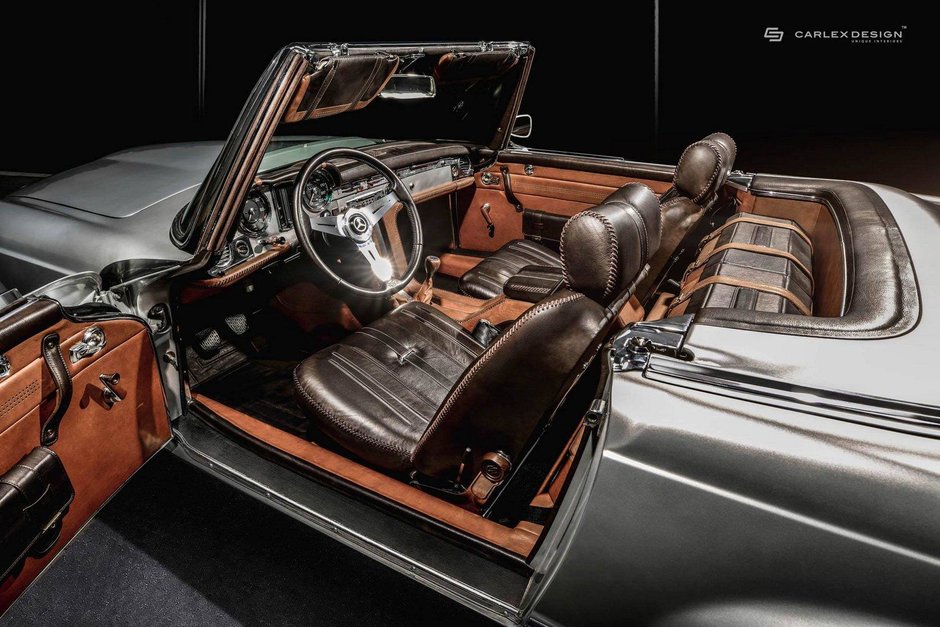 Mercedes-Benz 230SL cu interior Carlex