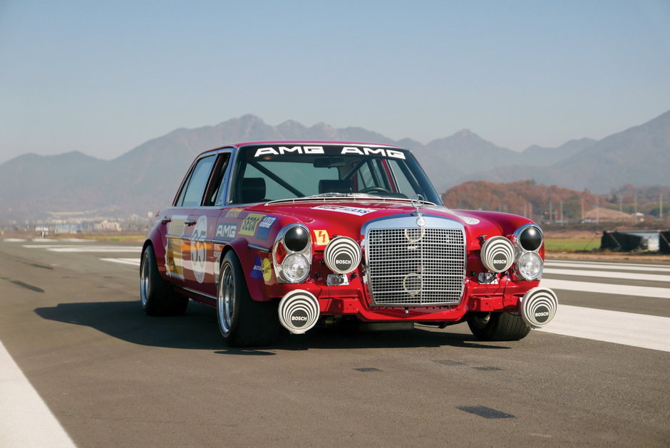 Mercedes-Benz 300 SEL replica Red Pig