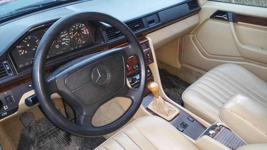 Mercedes-Benz E 200 W124
