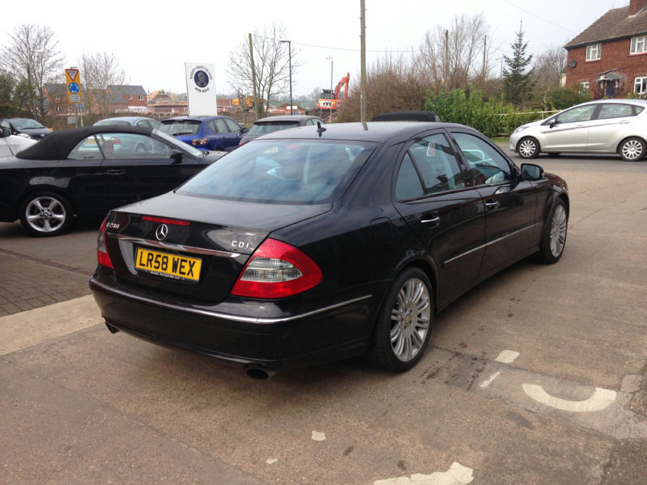 Mercedes-Benz E 320