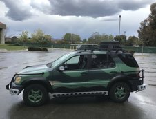 Mercedes-Benz ML320 replica Jurassic Park