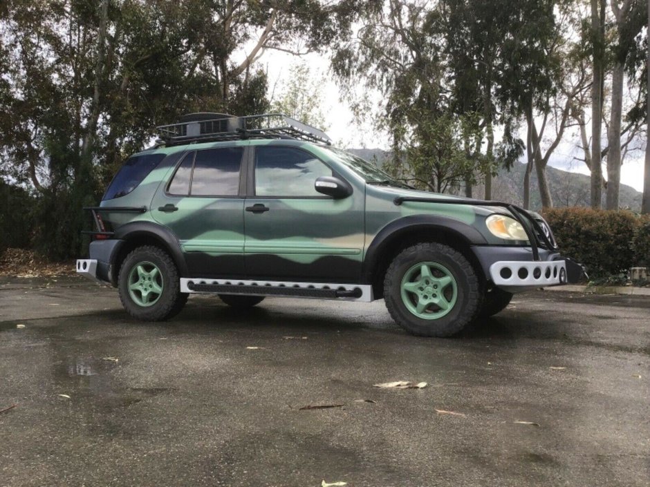Mercedes-Benz ML320 replica Jurassic Park