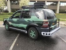 Mercedes-Benz ML320 replica Jurassic Park