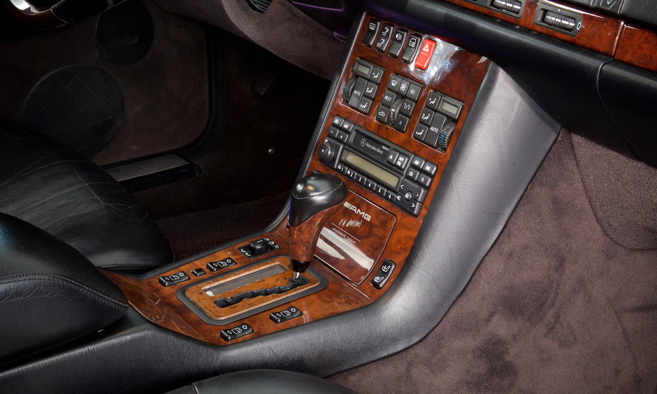 Mercedes-Benz S-Class W140
