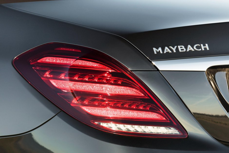 Mercedes-Benz S65 AMG si Maybach S560