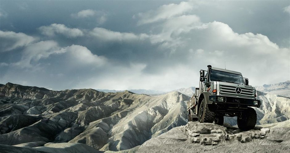 Mercedes-Benz Unimog primeste titlul 'Off-road Vehicle of the Year 2012'