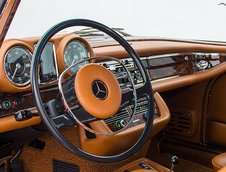 Mercedes-Benz W111 din 1970 restomod