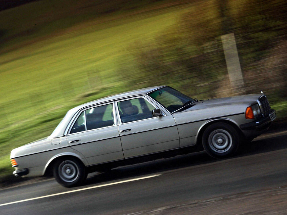 Mercedes Benz w123 РґРµРІСѓС€РєРё