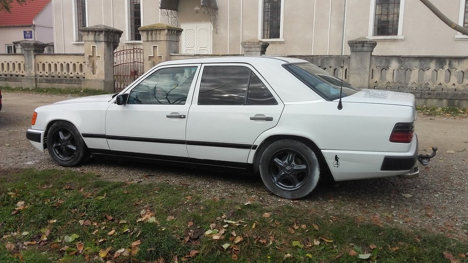 Mercedes-Benz W124 200d