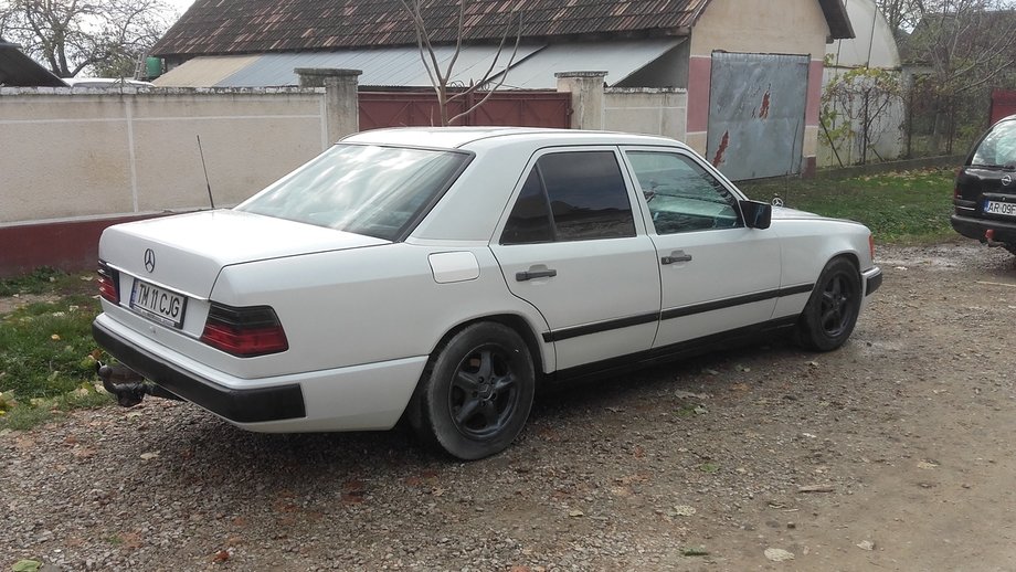 Mercedes-Benz W124 200d