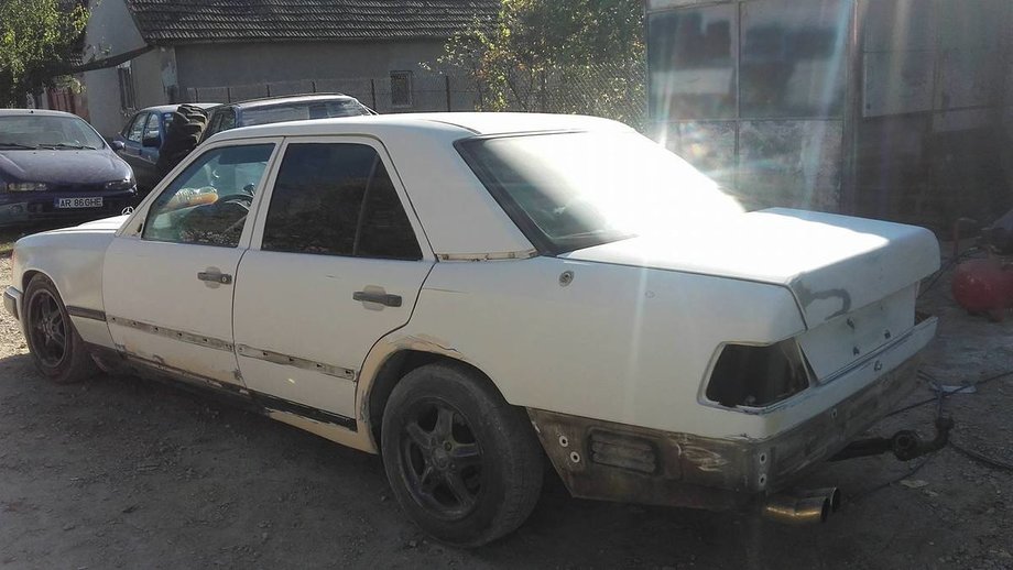 Mercedes-Benz W124 200d