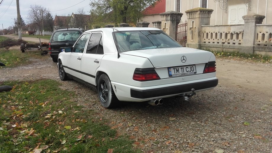 Mercedes-Benz W124 200d