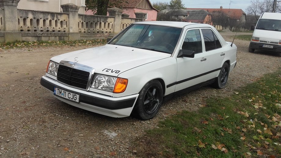 Mercedes-Benz W124 200d