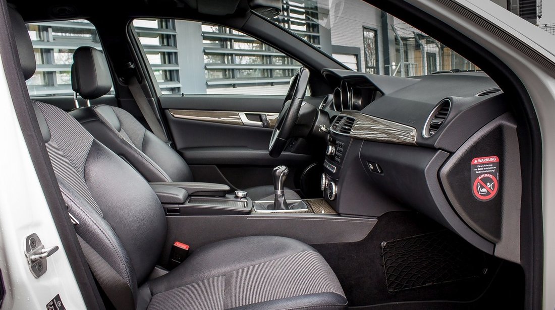 Mercedes C 200 Pachet complet AMG (interior-exterior) C200 2013
