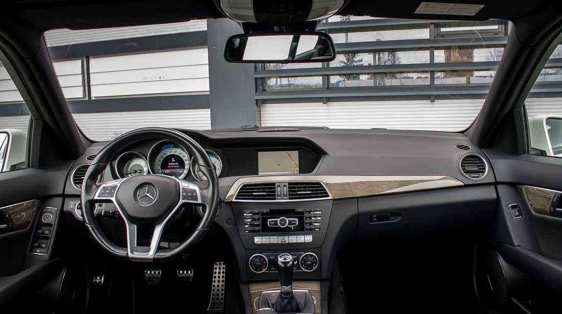 Mercedes C 200 Pachet complet AMG (interior-exterior) C200 2013