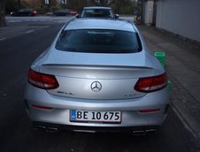 Mercedes C63 AMG cu rotile furate