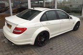 Mercedes C63 AMG de 700 CP