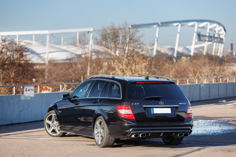 Mercedes C63 AMG de vanzare