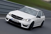 Mercedes C63 AMG Facelift - Primele fotografii oficiale