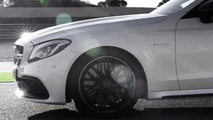 Mercedes C63 Coupe nu se dezice si revine intr-un nou teaser video