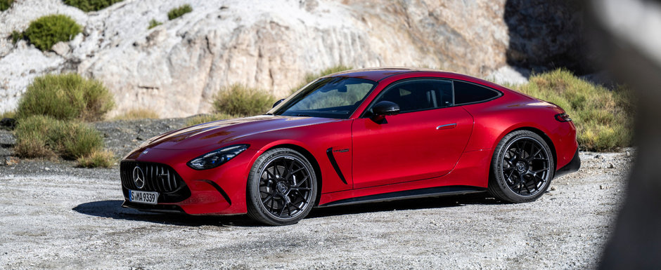 Mercedes crede ca noul AMG GT arata mai bine decat actualul Porsche 911 si publica peste 170 de imagini proaspete ca sa o demonstreze Mercedes crede ca noul AMG GT arata mai bine decat actualul Porsche 911 si publica peste 170 de imagini proaspete ca sa o demonstreze
