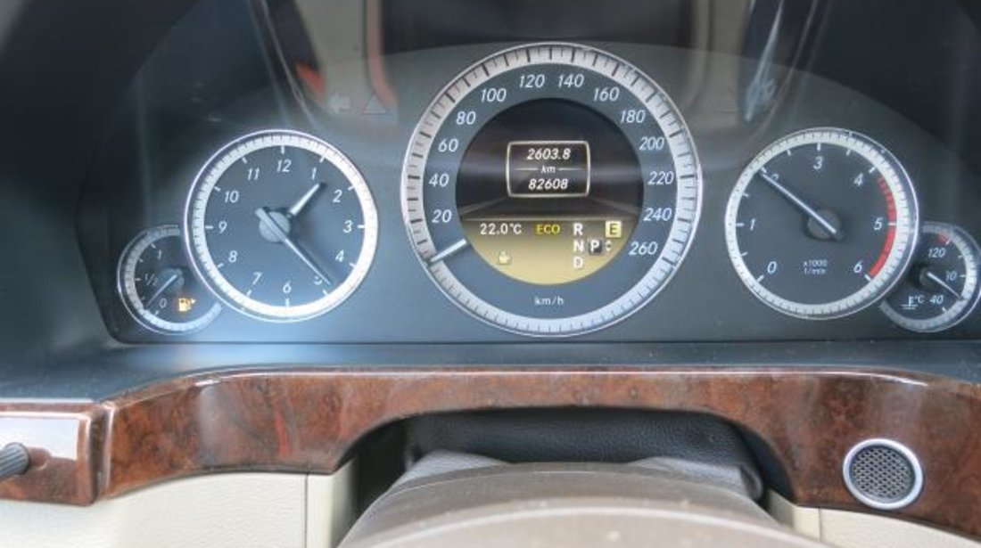 Mercedes E 200 250 CDI BlueEFFICIENCY 7G-TRONIC Start&Stop - 2.143 cc / 204 CP 2012