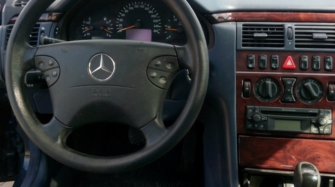 Mercedes E 220 2,2 2002