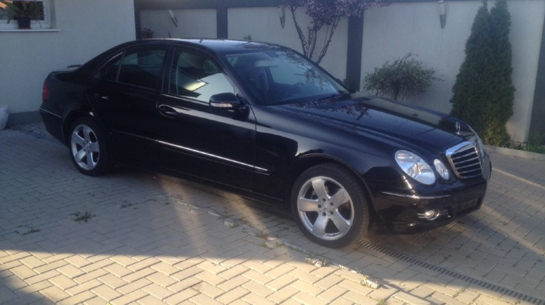 Mercedes E 220 211 008