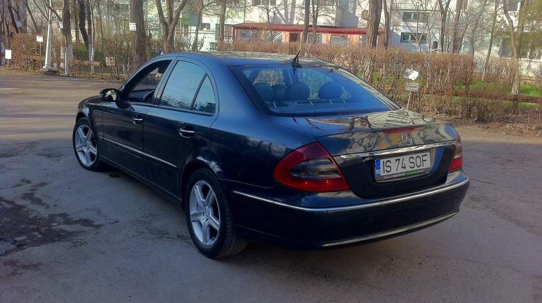 Mercedes E 220 22 2003