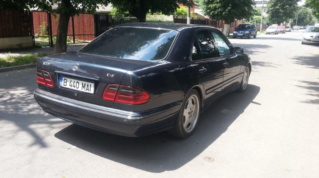 Mercedes E 220 2200