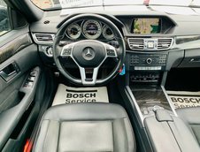 Mercedes E-Class cu 422.000 de kilometri de vanzare