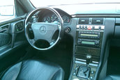 Mercedes E-Class cu motor V8 de 6.0 litri