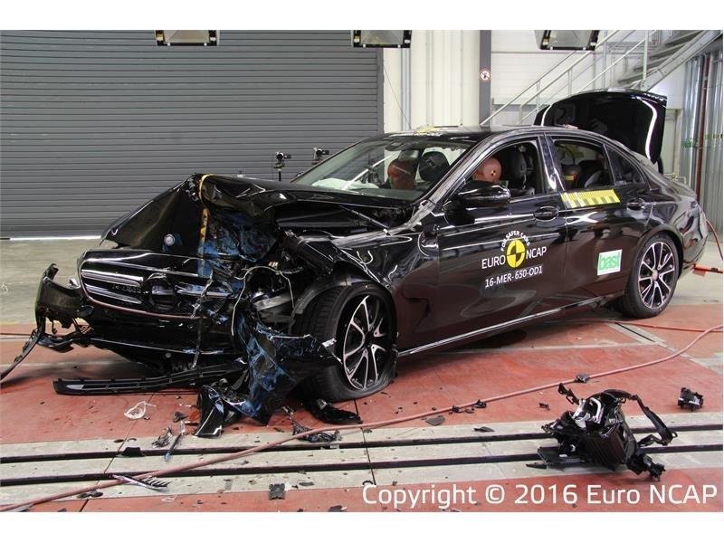 Mercedes E-Class in cadrul testelor EuroNCAP