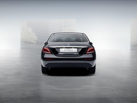 Mercedes E-Class - Versiune de baza