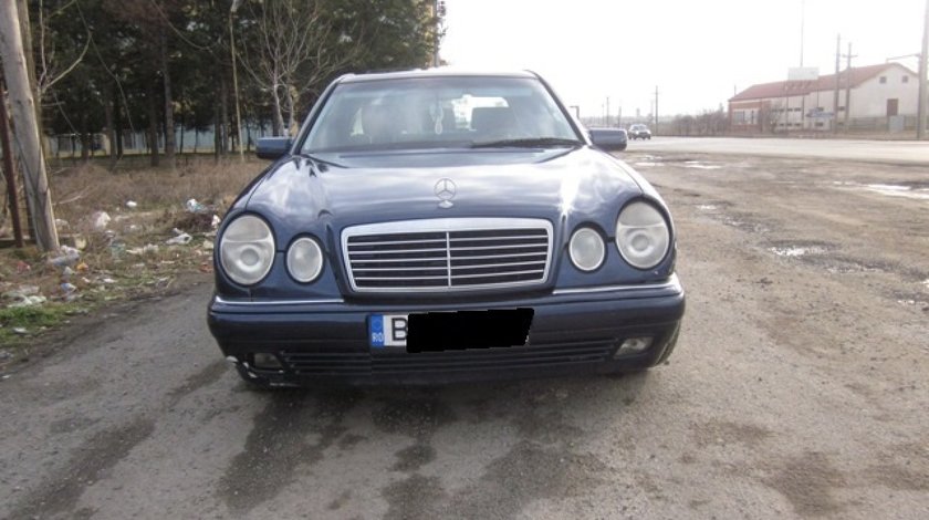 Mercedes E240 W210; 1999; Sedan