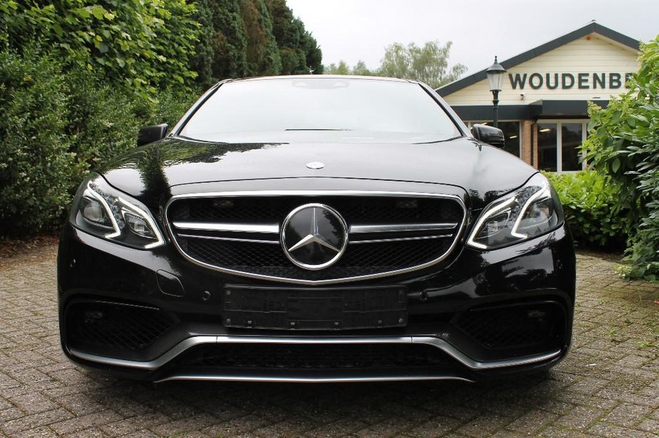 Mercedes E63 AMG cu 208.388 km la bord