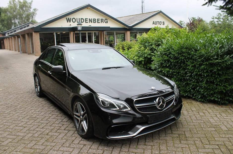 Mercedes E63 AMG cu 208.388 km la bord