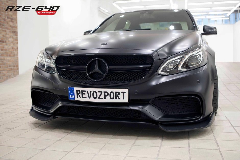 Mercedes E63 AMG de la Revozport