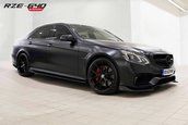 Mercedes E63 AMG de la Revozport