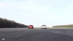 Mercedes E63 AMG vs Vauxhall VXR8 GTS: Cursa de acceleratie pe 1000 metri