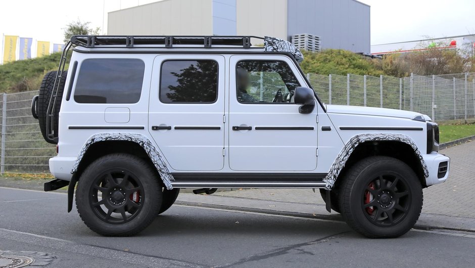 Mercedes G500 4×4² necamuflat