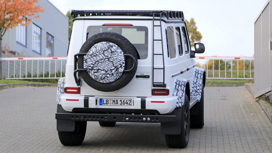 Mercedes G500 4×4² necamuflat