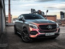 Mercedes GLE Coupe cu vopsea cameleon si jante Vossen