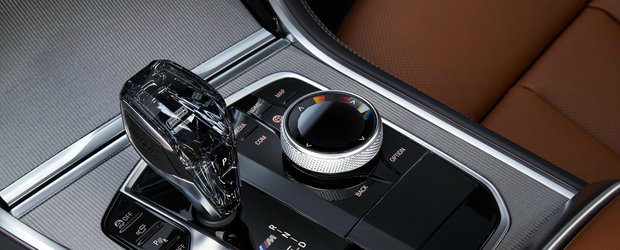 Mercedes GLS are toate motivele sa tremure. Asa arata interiorul celui mai luxos SUV din istoria BMW