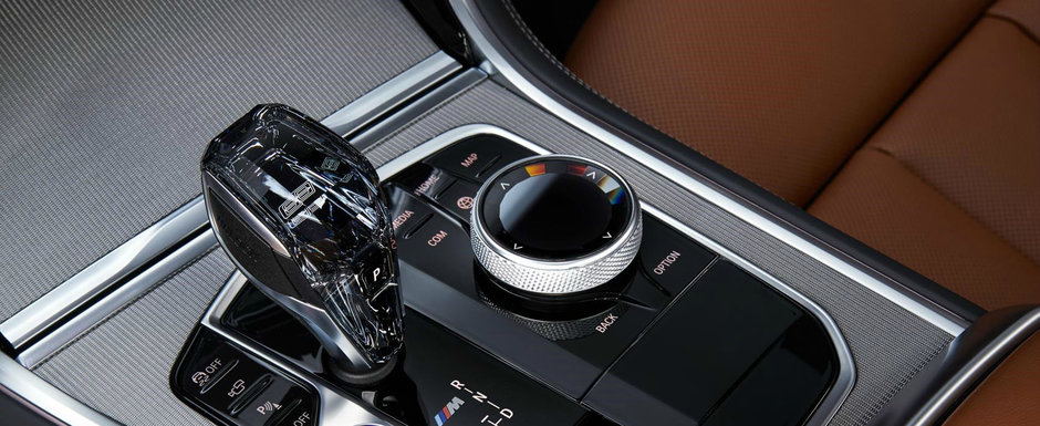 Mercedes GLS are toate motivele sa tremure. Asa arata interiorul celui mai luxos SUV din istoria BMW Mercedes GLS are toate motivele sa tremure. Asa arata interiorul celui mai luxos SUV din istoria BMW