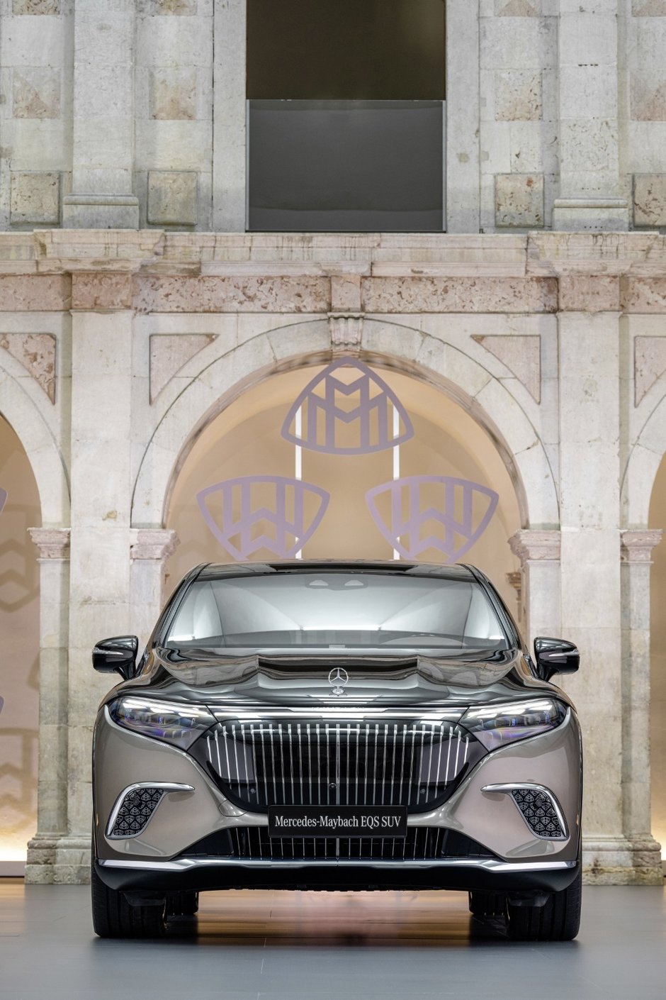 Mercedes-Maybach EQS 680 SUV