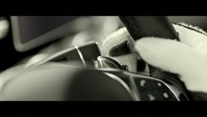 Mercedes ne bombardeaza cu un nou teaser al viitorului C63 AMG Coupe