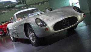 Mercedes ne face turul muzeului sau intr-un clip de 100 de secunde