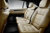 Mercedes R-Class isi arata noua fata
