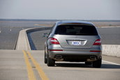 Mercedes R-Class isi arata noua fata